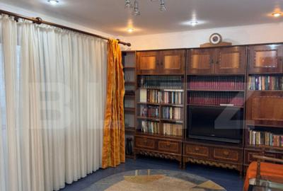 Apartament cu 2 camere decomandat, mobilat în Văcăresti