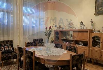 Casă cu 4 camere cu Teren 809 Mp în Central - 1