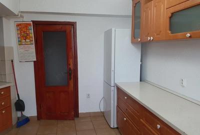 Apartament cu 3 camere decomandat în Barieră - 8
