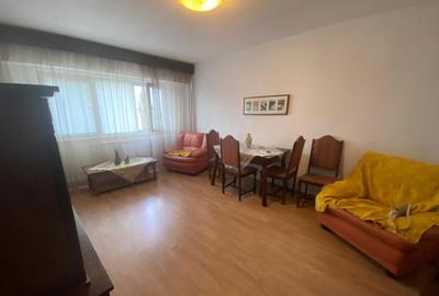 Apartament 3 camere situat in zona Brotacei