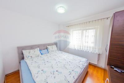 De Vanzare, Bd. Unirii, apartament cu 3 camere, boxa si garaj De Vanzare, Bd. Unirii, apartament cu 3 camere, boxa si garaj - 4