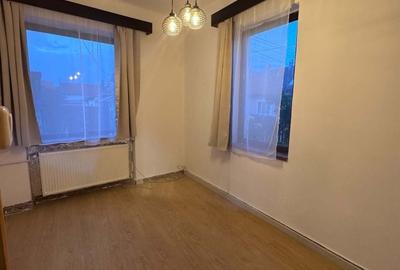 Casă cu 3 camere în Central - 4