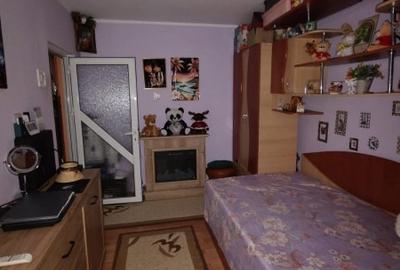 Apartament cu 2 camere decomandat în Micro 19 - 1