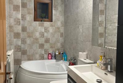 Apartament cu 3 camere decomandat în 1 Decembrie - 5