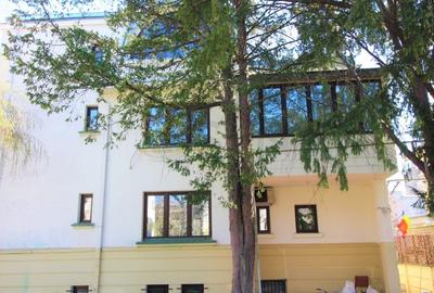 Casă individuală cu 14 camere cu Canalizare în Casin - 9