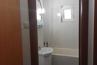 Apartament cu 3 camere decomandat în Nicolina - 6