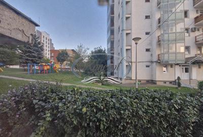 Locatie luminoasa cu balcon generos in Zorilor, langa Golden Tulip - 16