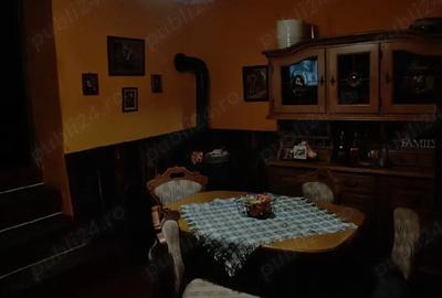 Casă cu 5 camere cu Teren 1000 Mp în Rotbav - 2
