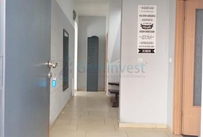 Casă individuală cu 4 camere cu Canalizare în Central - 2