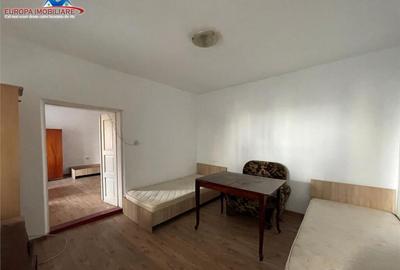 Casă cu 3 camere cu Canalizare în Central - 2