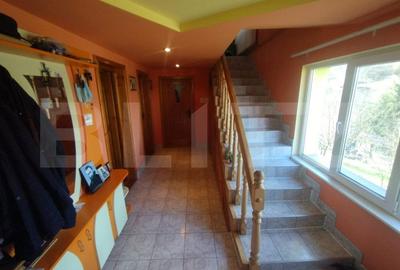 EXCLUSIVITATE! Casa cu 4 camere, 130 mp, 20 ari teren, zona Dealu-Jelnei - 4