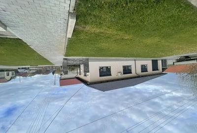 Casă cu 4 camere în Central - 1