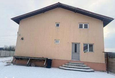Casă cu 3 camere cu Teren 3000 Mp în Șotânga - 2