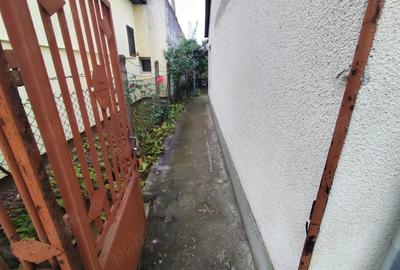 Casa de vanzare cu teren - 1