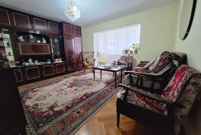 Apartament spatios cu 3 camere, decomandat, 72 mp, Complexul Studentesc