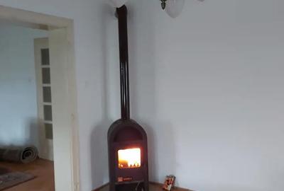 Casă cu 4 camere în Central - 1