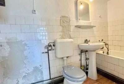 Casă cu 3 camere cu Canalizare în Ghiroda