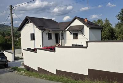 Casa de vazare in zona de deal - 3