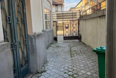 Casă cu 4 camere în Central - 3