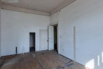 Casa lui Nicolae Dinischiotu - 60 camere - Imobil Istoric - 15