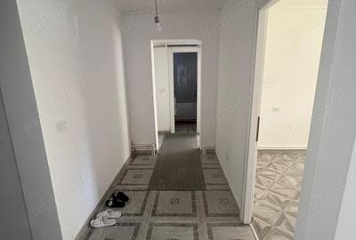 Petrom ,3 camere decomandate , TOTUL NOU, cod CE 1021 - 6