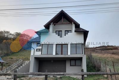 Casa individuala, 1553 mp teren, Cara - 1