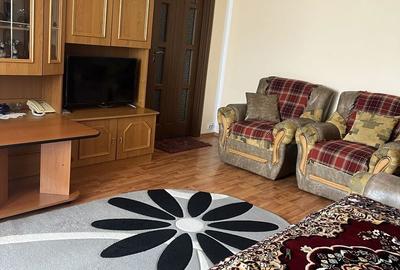 Apartament cu 3 camere semidecomandat în Central - 3