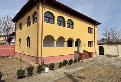 Casă cu 5 camere cu Teren 500 Mp în Malu - 4