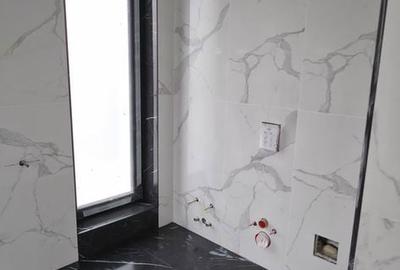 Casă cu 5 camere cu Teren 250 Mp în Odăi - 1