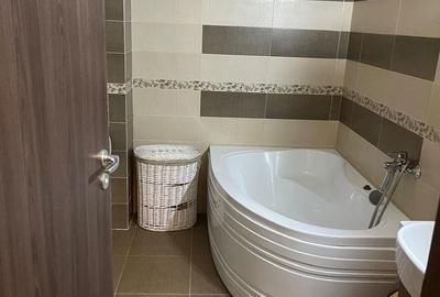 Apartament cu 3 camere în Central - 1