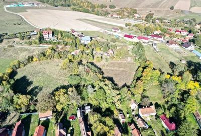 Teren Construcții intravilan de 2825 mp, în Vâlcele