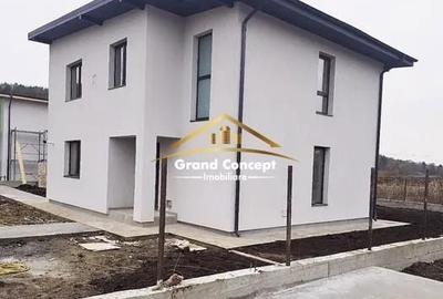 Casă cu 4 camere cu Teren 600 Mp în Valea Lupului