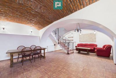 Apartament pe 3 niveluri - ultracentral, Arad - 1