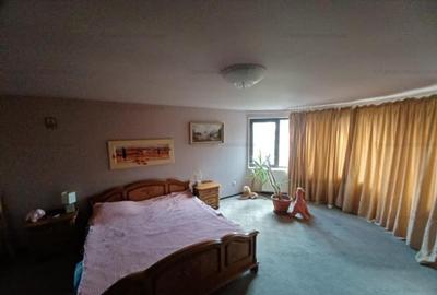 Casă cu 6 camere cu Teren 154 Mp în Central - 11