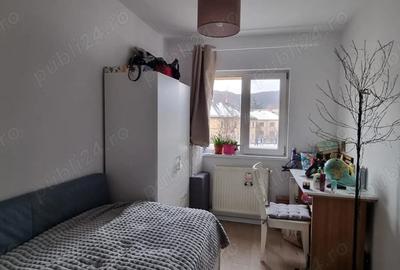 Apartament cu 3 camere decomandat în Astra - 1