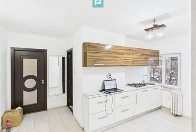 APARTAMENT 3 CAMERE DE VÂNZARE – VELENȚA, CFR - 1