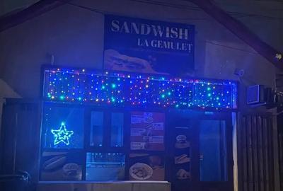 Vand afacere la cheie in Navodari zona centrala cu vad,8500 euro - 1