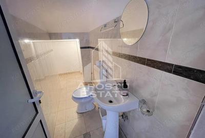 Spațiu comercial, de 150 mp, în P-ța Maria - 2