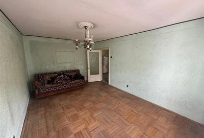 Ap 3 cam zona Longinescu-Gara,et 1/3,75 mp utili,an 1988, necesita renovare - 1