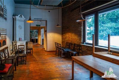 Casă cu 14 camere cu Teren 1268 Mp în Central - 1