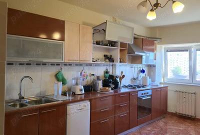 Apartament cu 4 camere decomandat în Decebal - 2