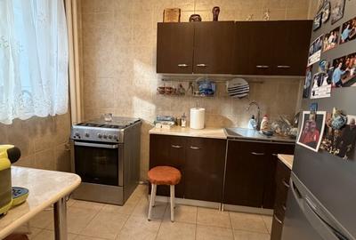 Apartament cu 2 camere semidecomandat, mobilat în 1 Mai - 8