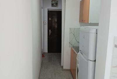 Garsonieră decomandată în 9 Mai - 1