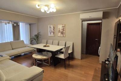 Apartament cu 4 camere decomandat în CET - 1