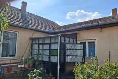 Casă cu 4 camere cu Teren 300 Mp în Central - 8
