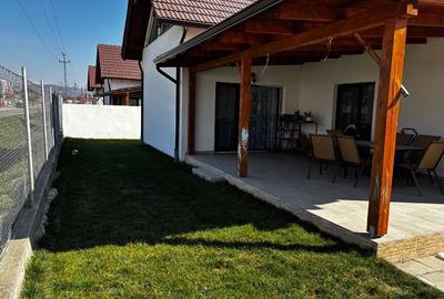 Casă individuală cu 5 camere cu Canalizare în Central - 2