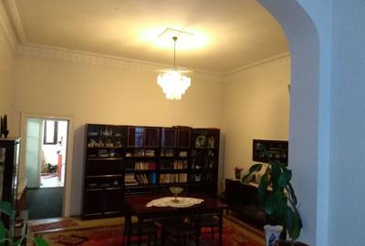 Spațiu comercial, de 150 mp, în Central - 10