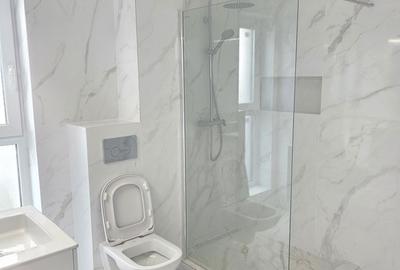 Casă cu 4 camere decomandat în Central