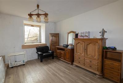 Casă cu 9 camere cu Teren 884 Mp în Exterior Est - 11