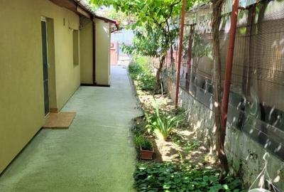 Casă individuală cu 3 camere cu Canalizare în Central - 2
